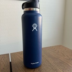 Blue hydro flask bottle 40 oz with straw